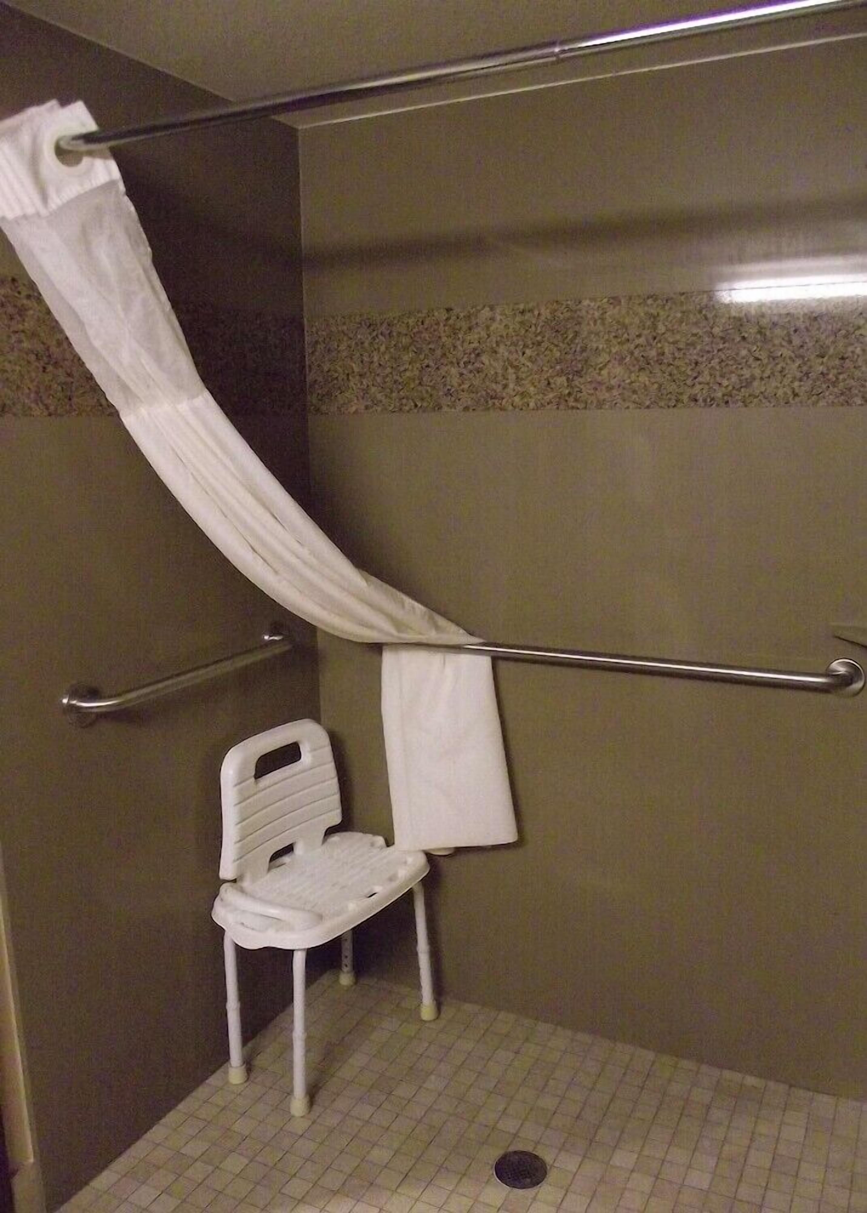 Baño | Amenidades de baño gratuitas, secadora de cabello, toallas 