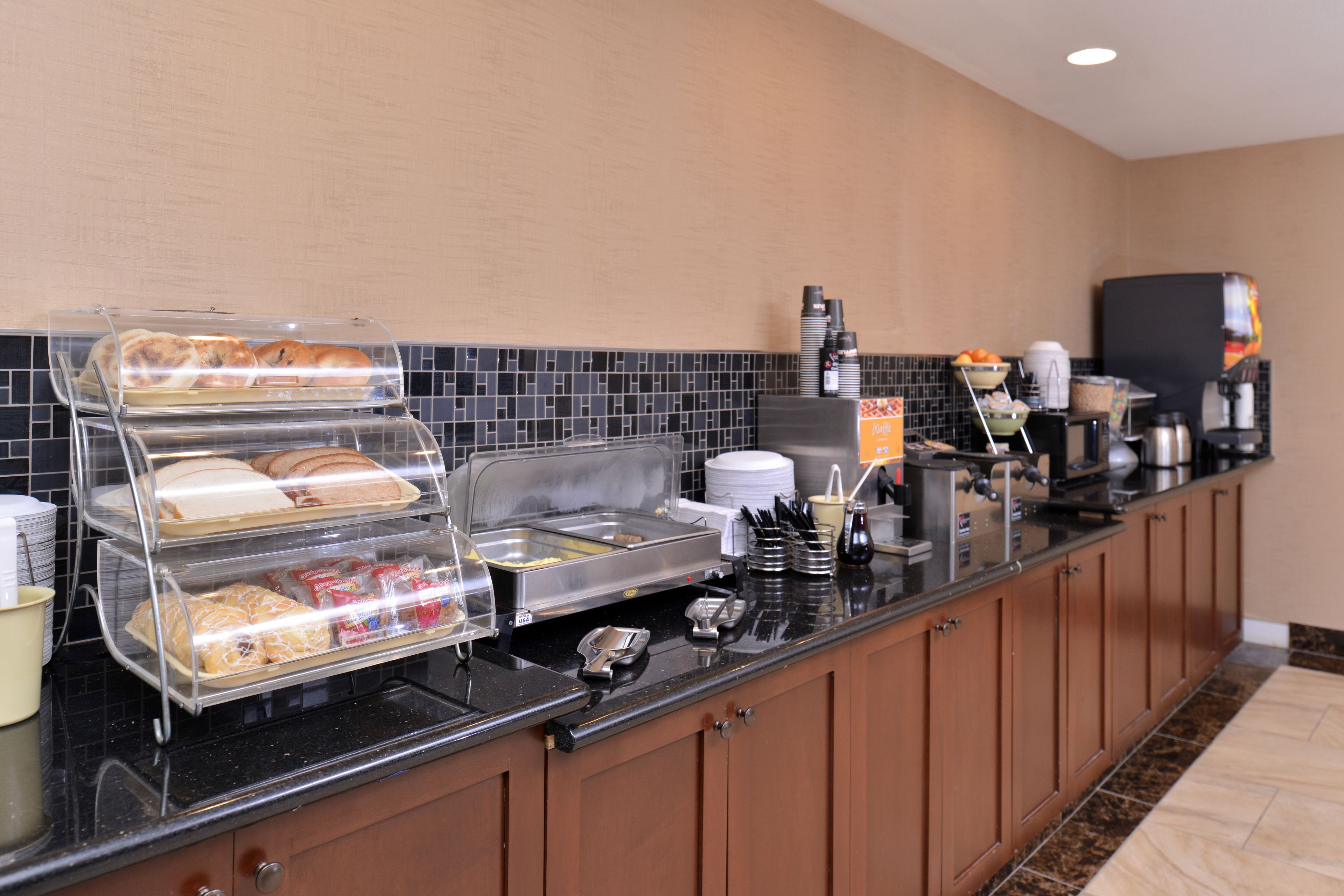 free daily full breakfast