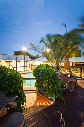 Poolside bar