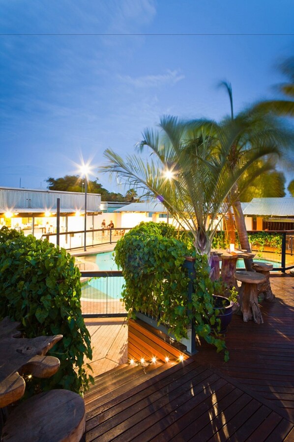 Poolside bar