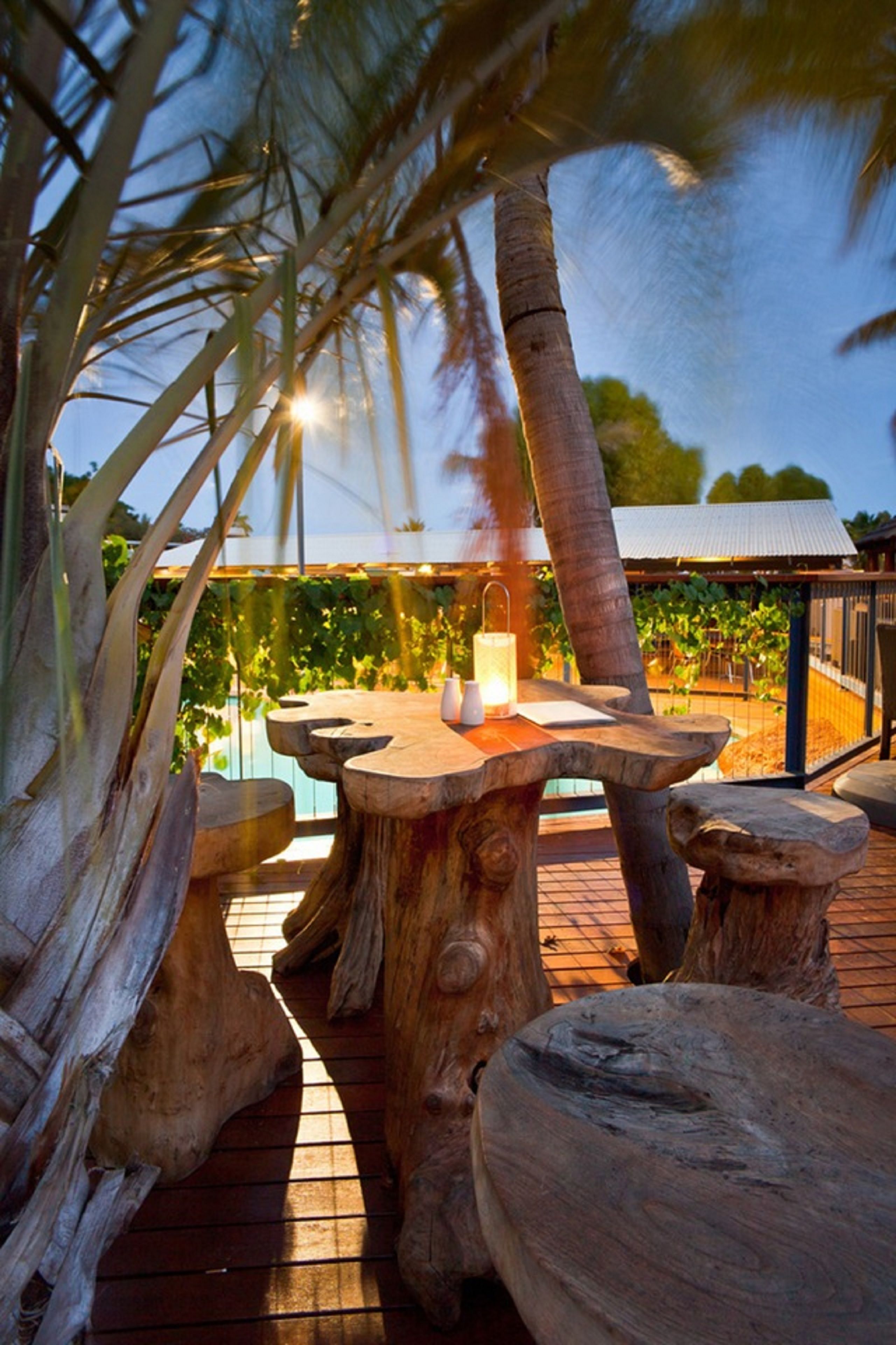 プールサイドバー