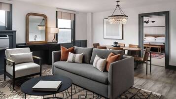 Suite, 1 Bedroom, Non Smoking (Chancellor) | In-room safe, desk, free WiFi, bed sheets