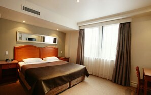 Executive Room | In-room safe, desk, iron/ironing board, free WiFi - Great Southern Hotel Sydney (Haymarket)