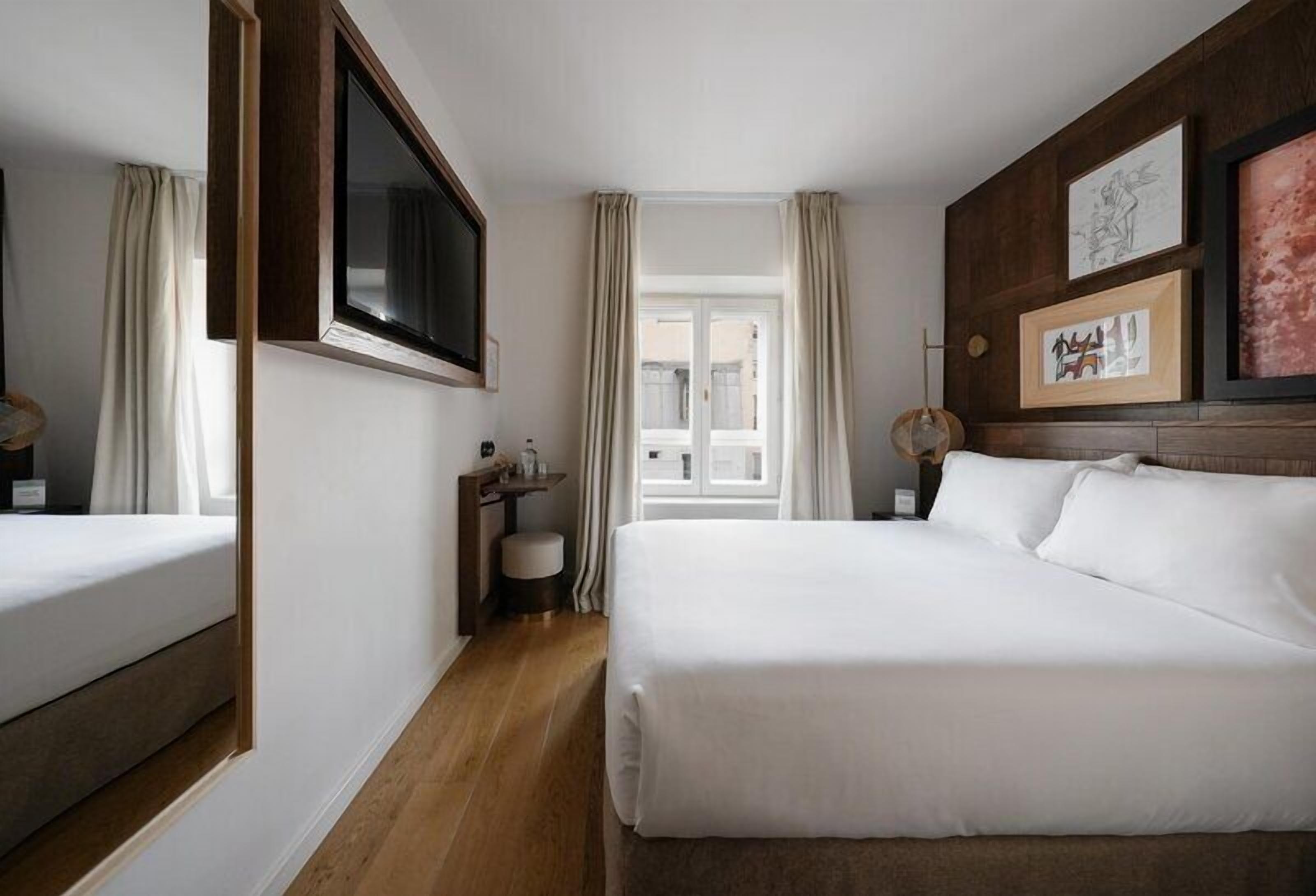 In-room safe, desk, laptop workspace, blackout drapes