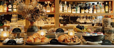 Colazione a buffet a pagamento, servita tutte le mattine