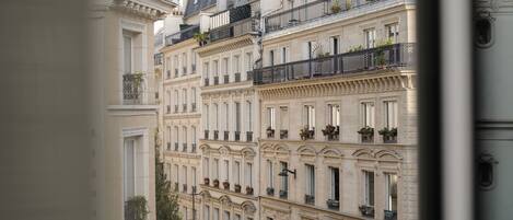 In-room safe, desk, laptop workspace, blackout curtains