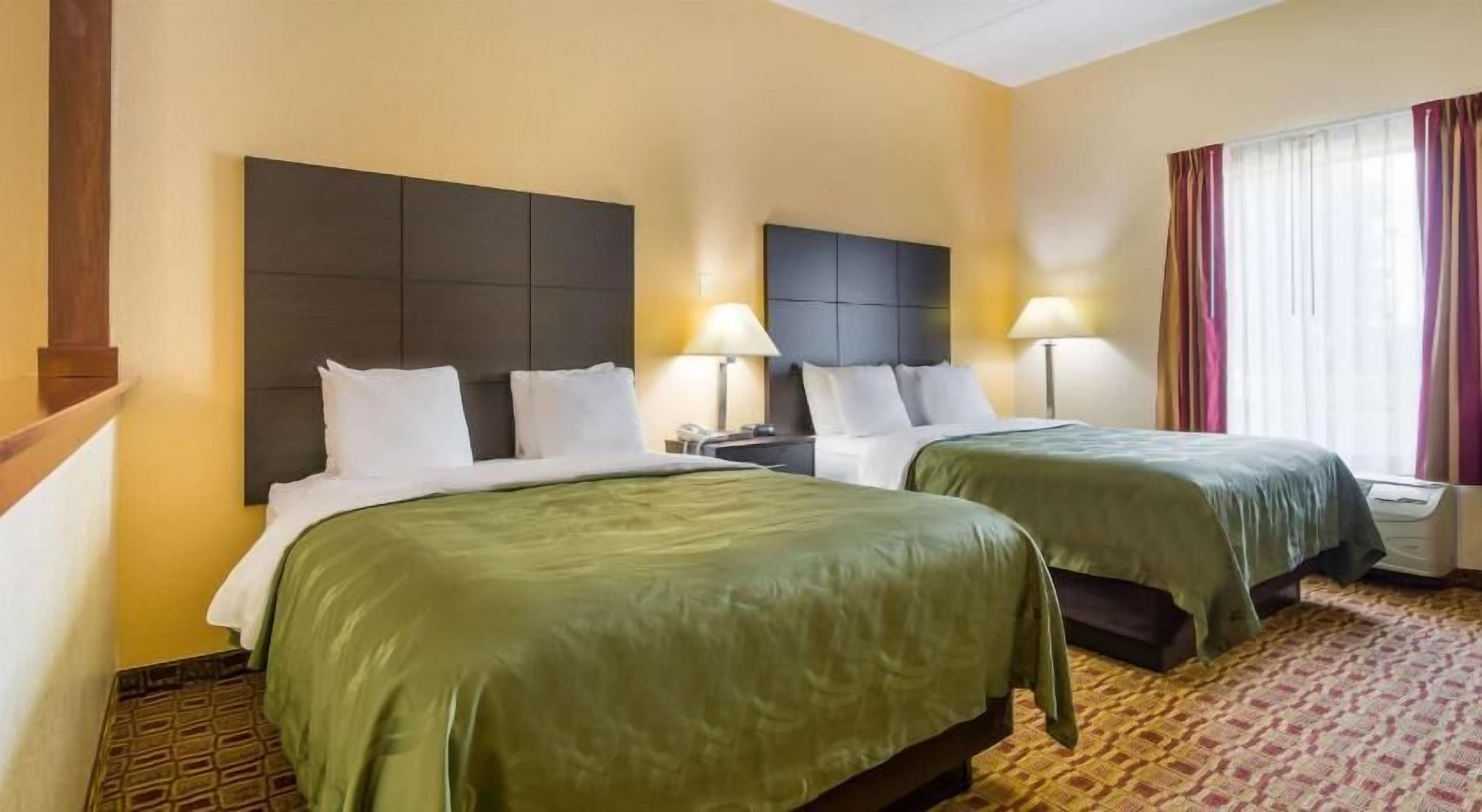 In-room safe, desk, iron/ironing board, free WiFi