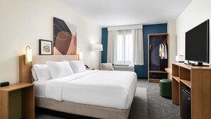 Room, 1 King Bed | Desk, laptop workspace, iron/ironing board, WiFi (free)