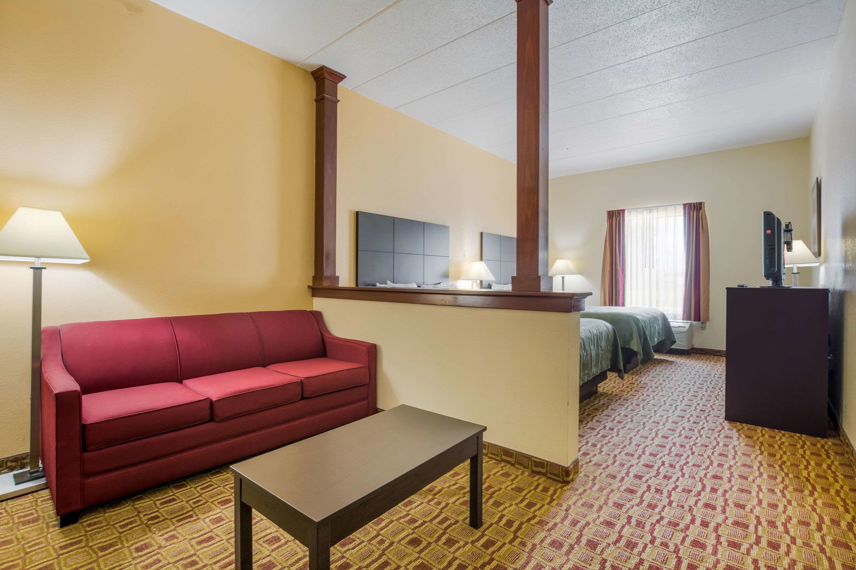 In-room safe, desk, iron/ironing board, free WiFi