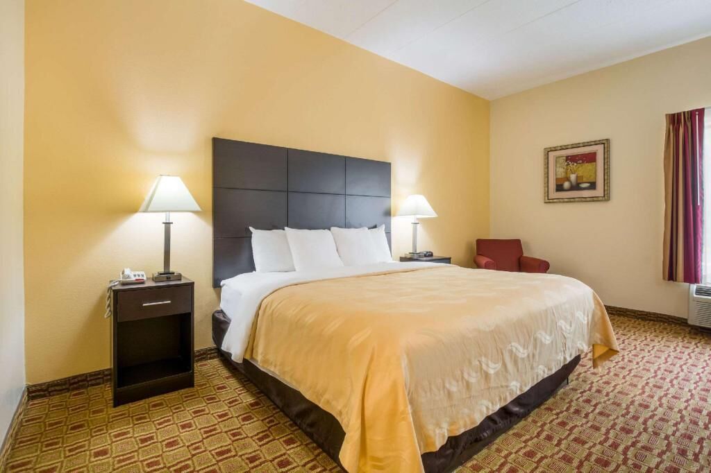 In-room safe, desk, iron/ironing board, free WiFi