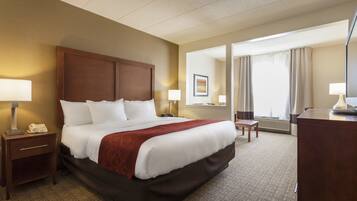 Suite, 1 King Bed with Sofa bed, Non Smoking