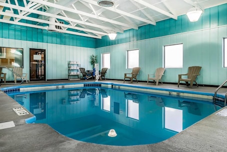 Pool. Comfort Suites Miamisburg - Dayton South