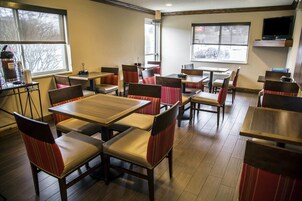 包含每日自助早餐