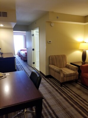 Suite, 1 Bedroom, Non Smoking | Hypo-allergenic bedding, individually decorated, individually furnished