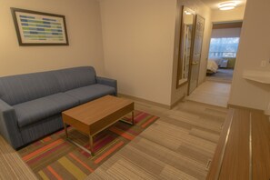 Suite, 1 King Bed, Non Smoking | In-room safe, desk, laptop workspace, blackout curtains