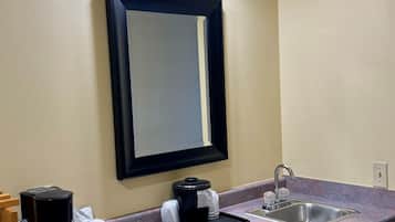 Premium bedding, down comforters, in-room safe, desk