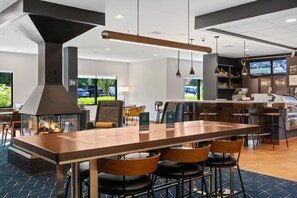Lobby sitting area - Courtyard by Marriott Burlington Williston (Williston)