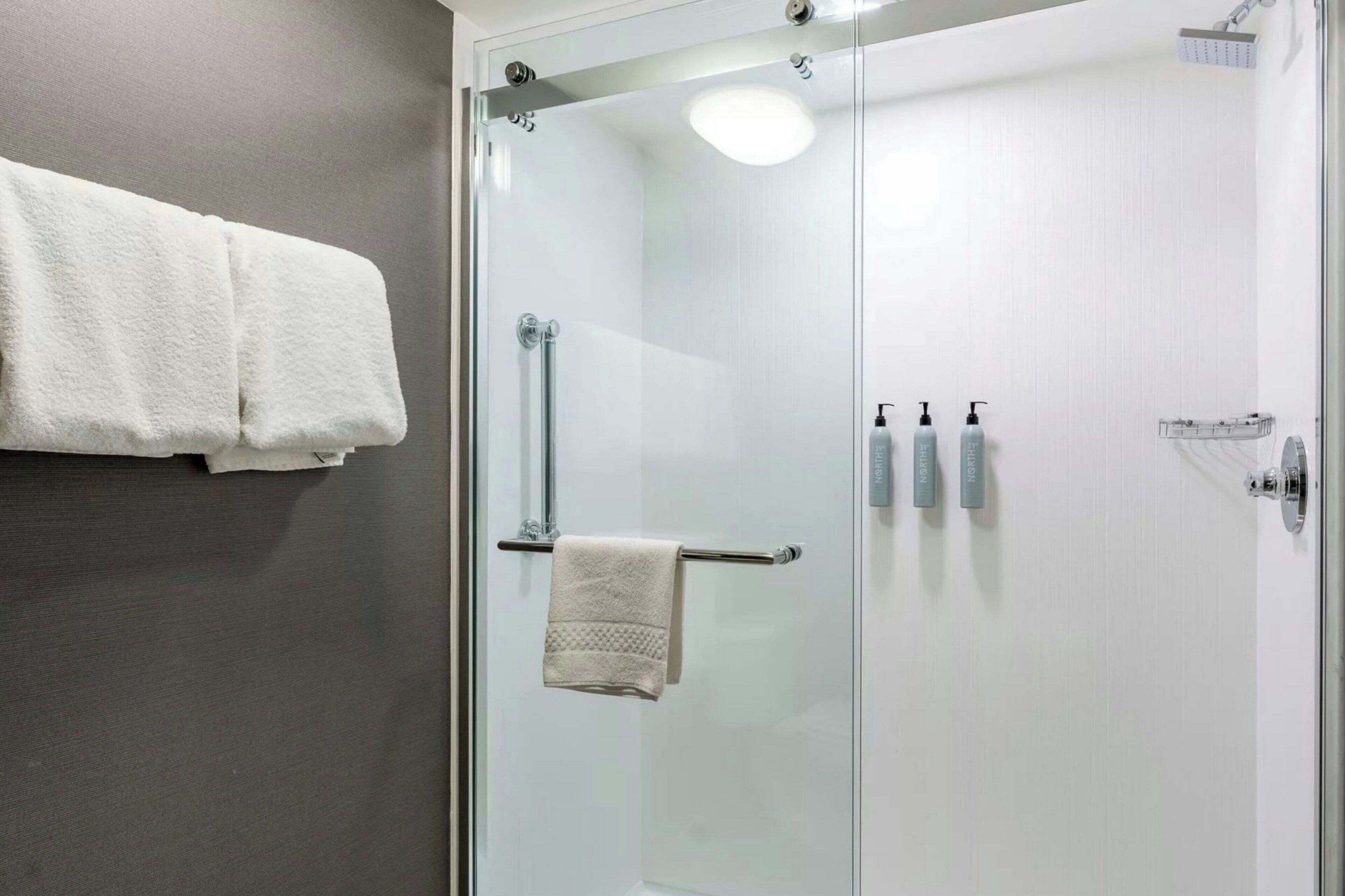 Photo - Courtyard Burlington Williston