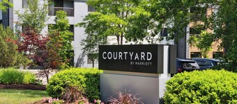 Courtyard by Marriott Burlington Williston