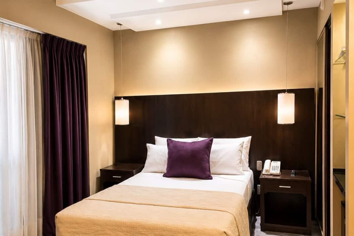 Habitación estándar, 1 cama Queen size | Ropa de cama de alta calidad, edredón, camas con pillow-top y minibar