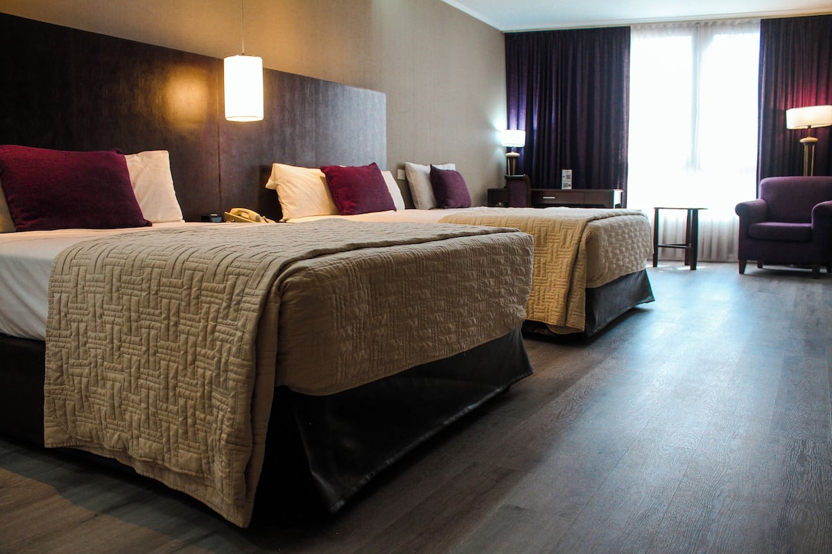 Ropa de cama de alta calidad, cubrecamas y colchones con pillow-top