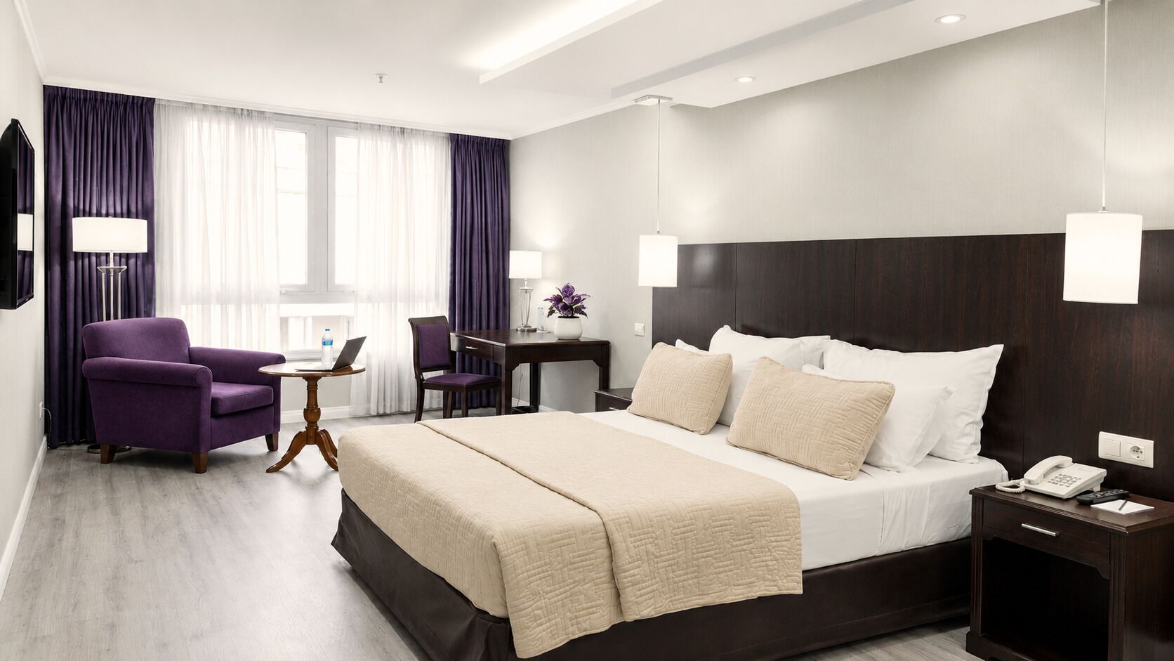 Superior Room, 1 King Bed | Premium bedding, down comforters, pillowtop beds, minibar