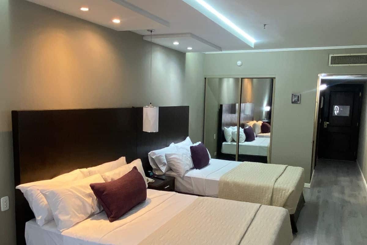 Habitación familiar | Ropa de cama de alta calidad, edredón, camas con pillow-top y minibar