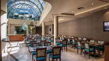 Daily buffet breakfast (USD 15 per person)