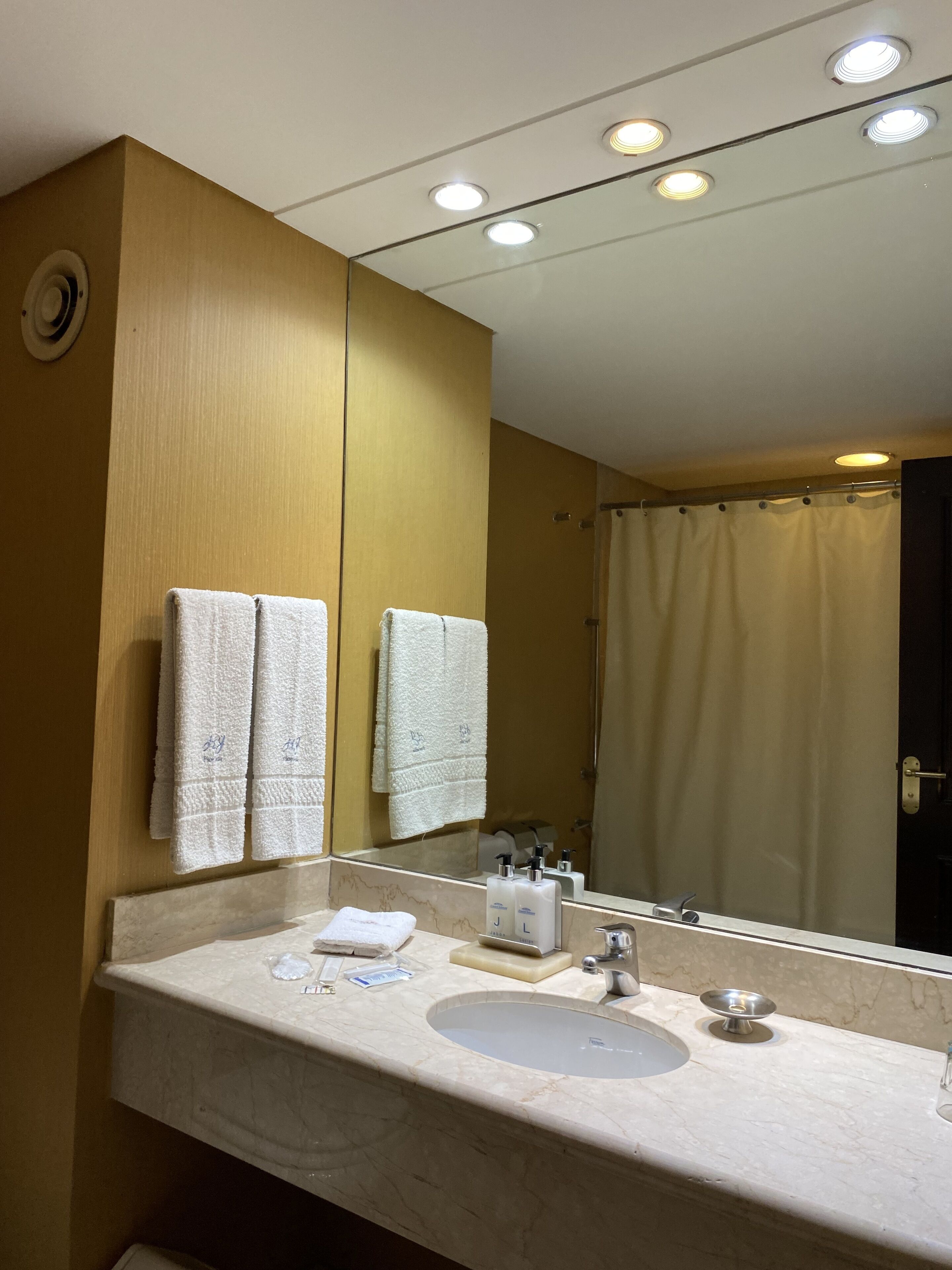 Photo - Howard Johnson Plaza by Wyndham Buenos Aires Florida Street