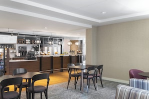 Daily cooked-to-order breakfast for a fee - Courtyard by Marriott Charlottesville University Medical Ctr (Charlottesville)