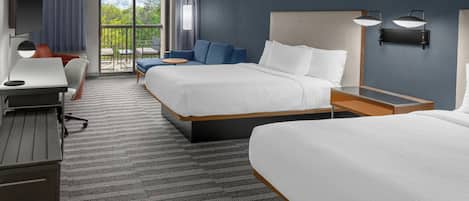 Hochwertige Bettwaren, Schreibtisch, Verdunkelungsvorhänge