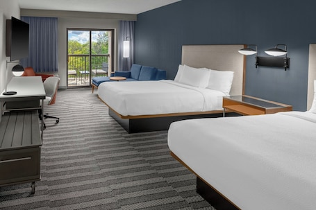Premium bedding, desk, blackout drapes, iron/ironing board. Courtyard By Marriott Fort Lauderdale Coral Springs