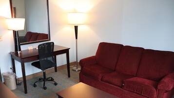 Deluxe Room, 1 King Bed (No Pets Allowed) | Room amenity