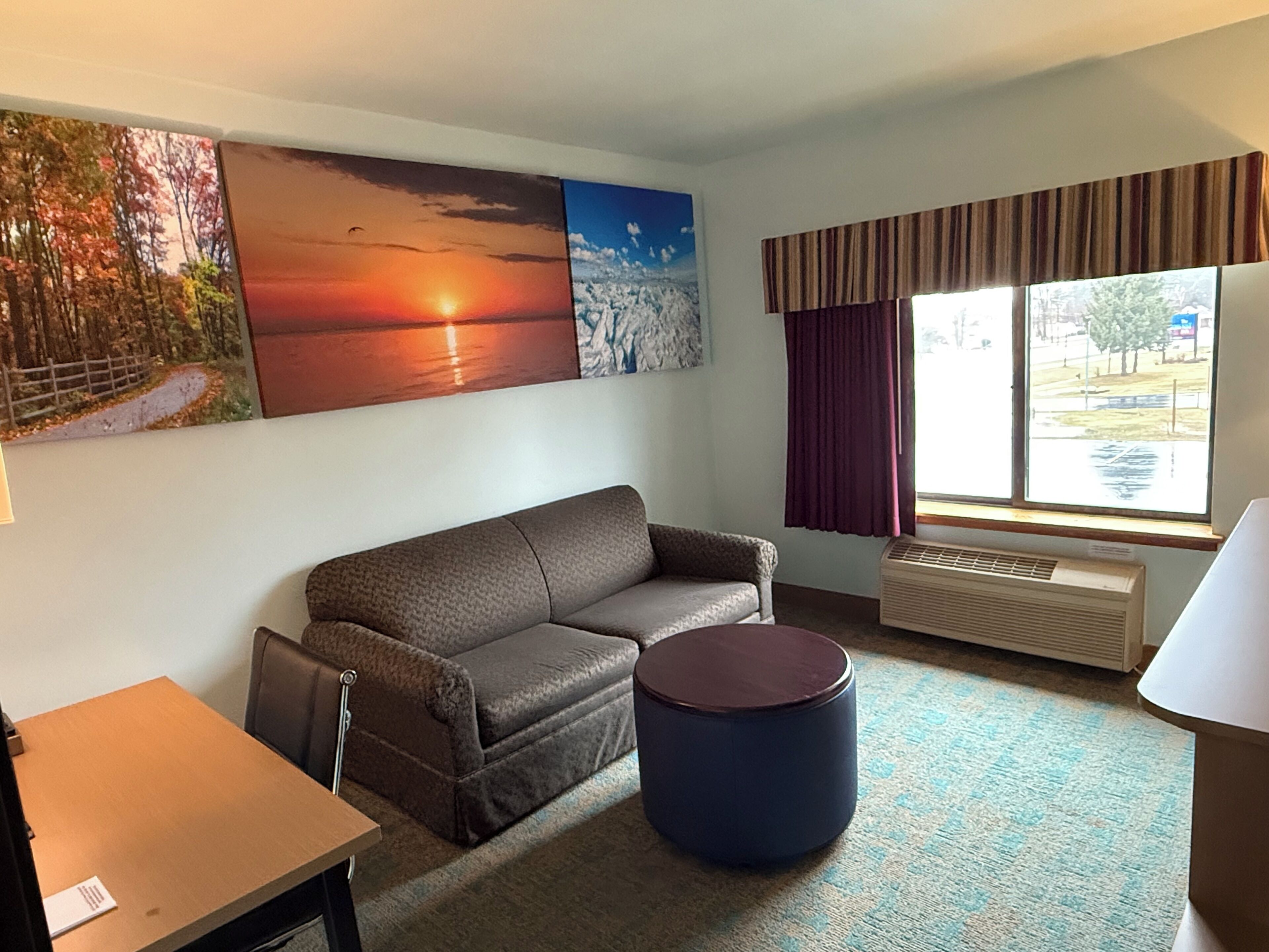 Quarto luxo, 1 cama King (No Pets Allowed) | Comodidades do quarto