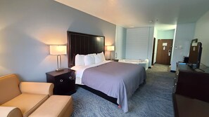 Standard-Suite, 1 King-Bett (No Pets Allowed) | 1 Schlafzimmer, Schreibtisch, Bügeleisen/Bügelbrett, kostenloses WLAN