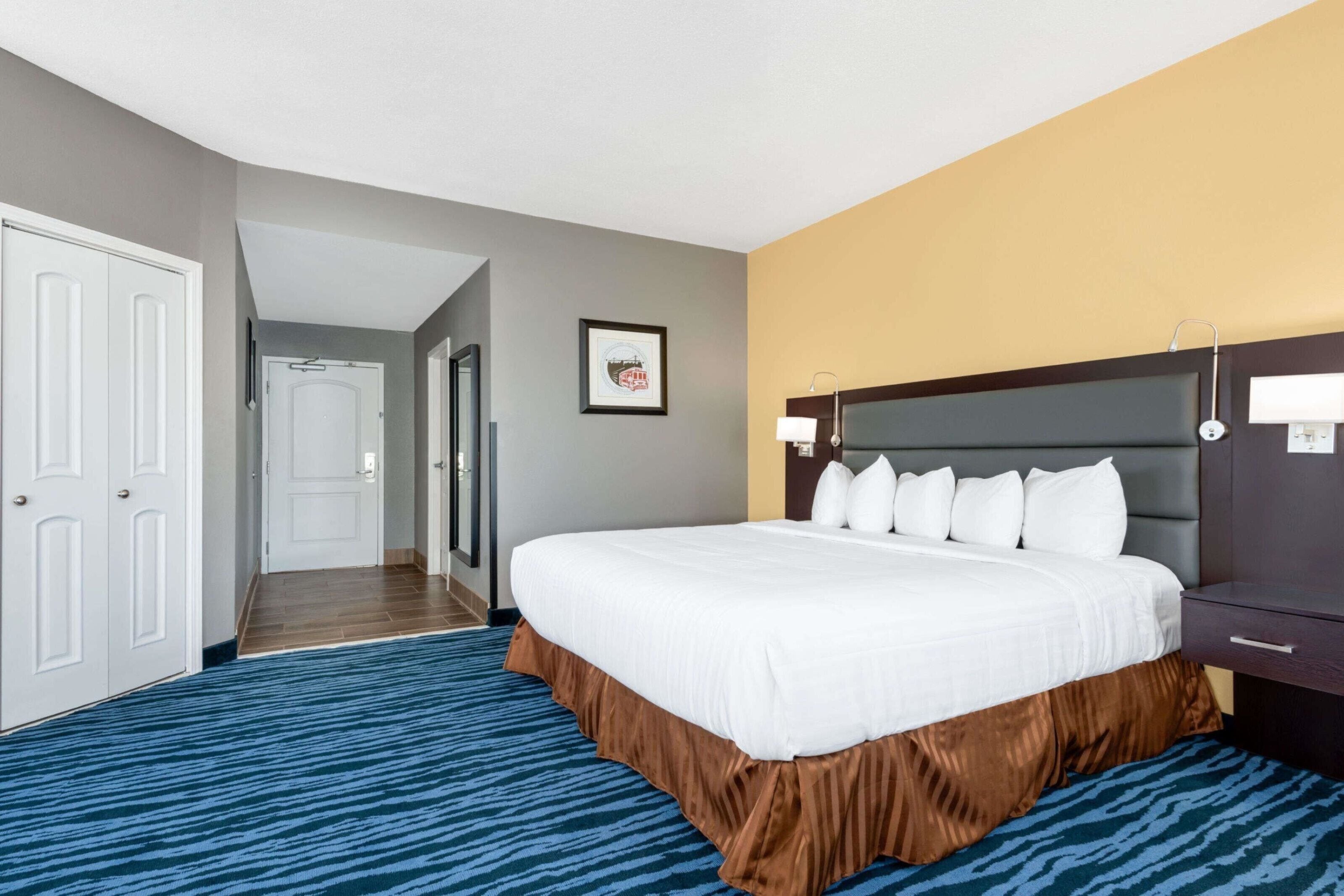 Executive King Suite Room | 衣櫃