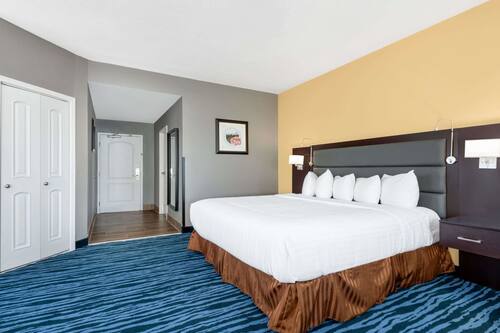 Executive King Suite Room | Armario
