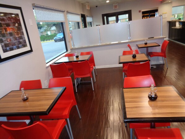 Desayuno para llevar incluido todos los días