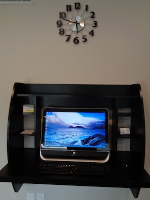 Business centre - Days Inn by Wyndham Houston-Galleria TX (Houston)