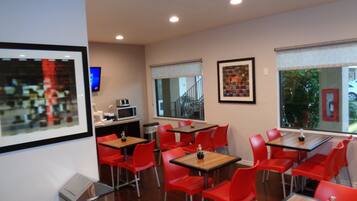 Free daily on-the-go breakfast