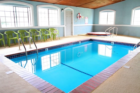 Pool. Travelodge by Wyndham Guymon