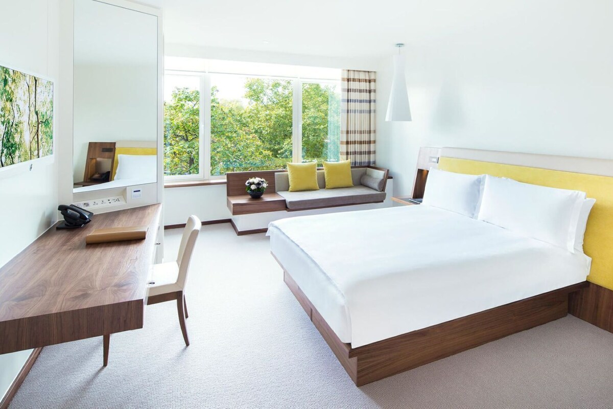 Premium bedding, minibar, in-room safe, desk