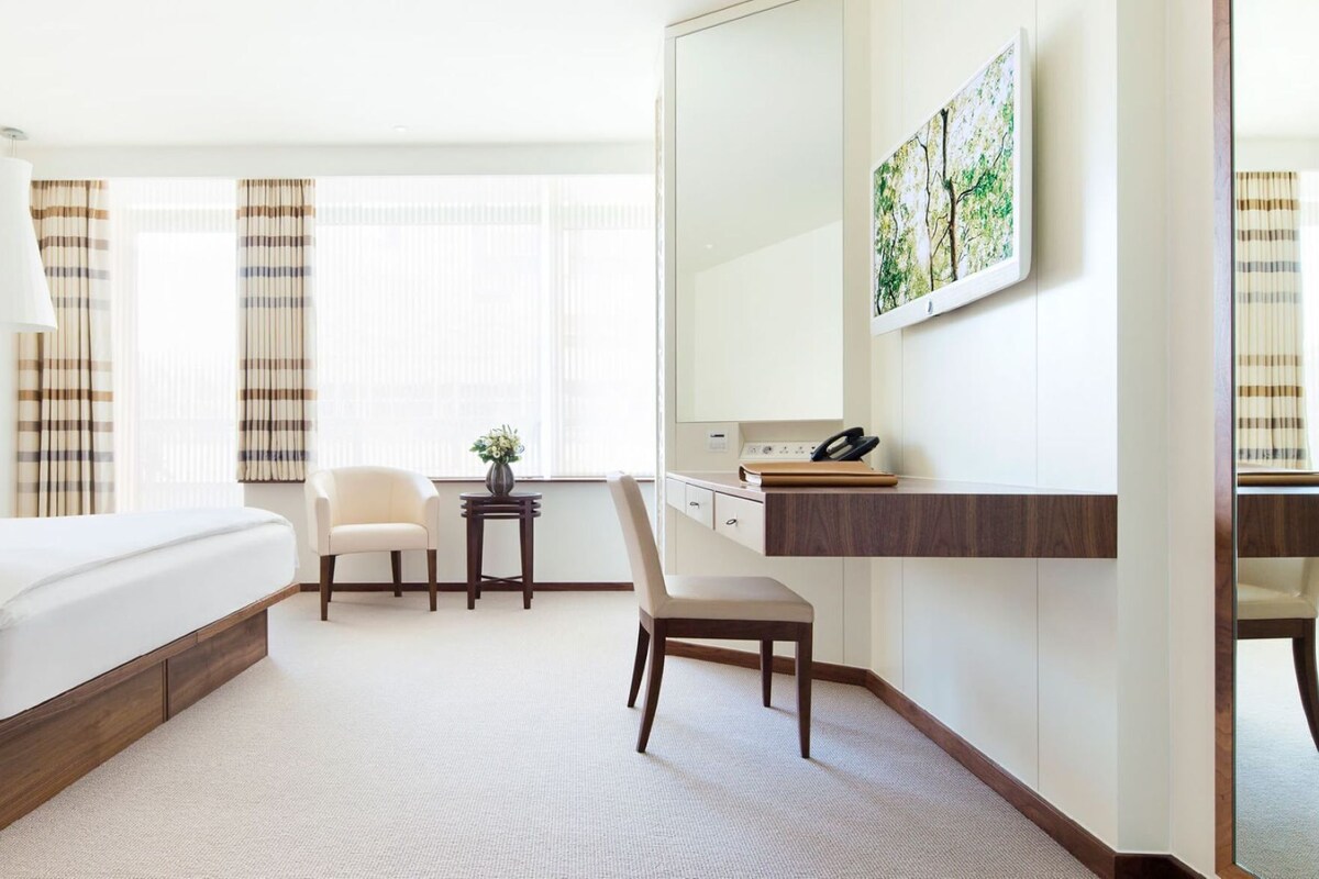 Premium bedding, minibar, in-room safe, desk