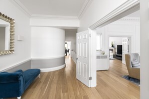 Literie de qualité, minibar, coffre-fort, bureau