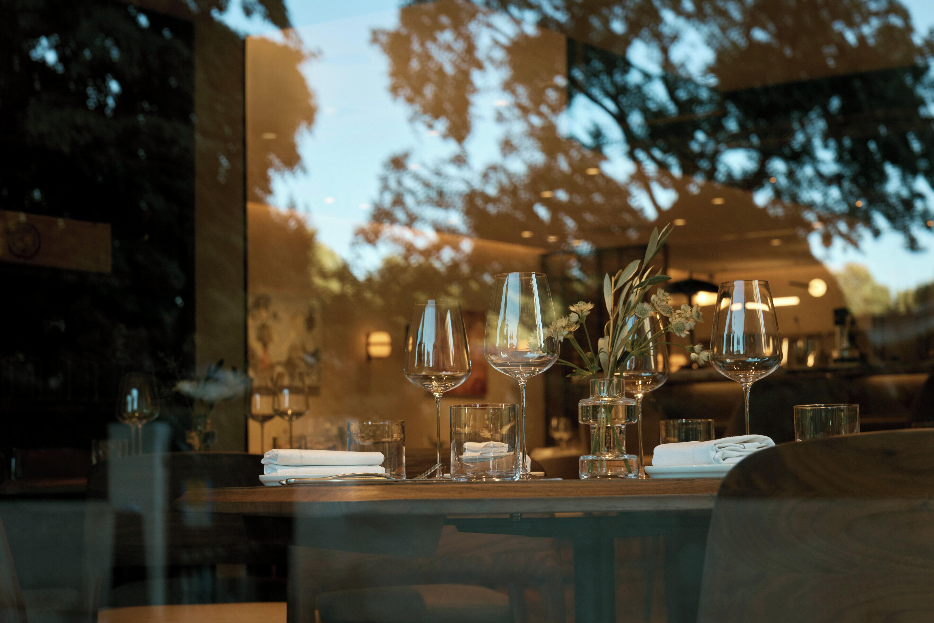 Lunch and dinner served