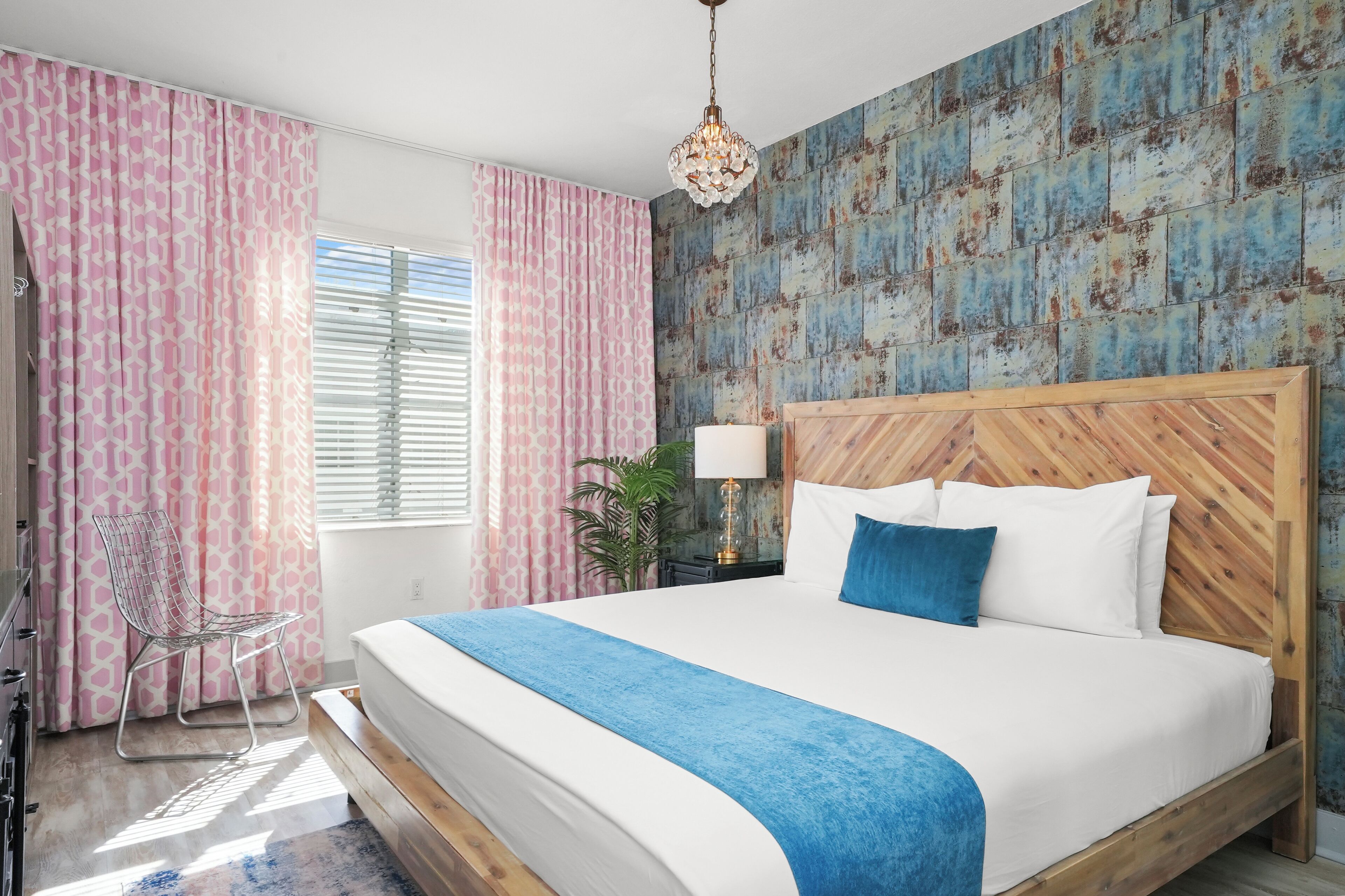 Egyptian cotton sheets, premium bedding, down comforters, minibar