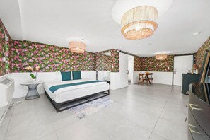 Seprai katun Mesir, seprai premium, selimut bulu angsa, dan minibar