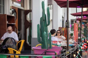 ランチ、ディナーに営業 (屋外席)
