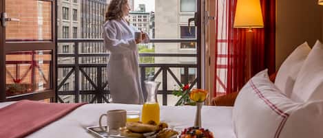 Chambre Standard, 1 très grand lit, balcon