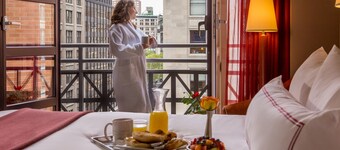 Hotel Giraffe by Library Hotel Collection